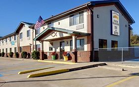 Cassville Four Seasons Inn & Suites